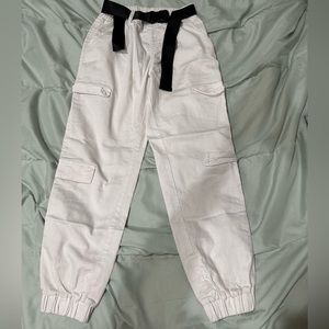 white cargo pants w black belt, size 3/26 (xs)